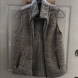 Thread and supply Sherpa vest